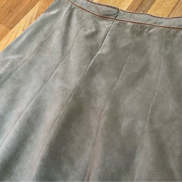 Vintage 90s/Y2K Leather Suede Gored Pieced Flare Mini Midi Taupe/Tan Skirt 8 - Picture 8 of 15